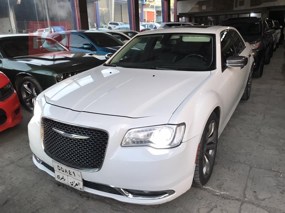 کرایسلەر 300